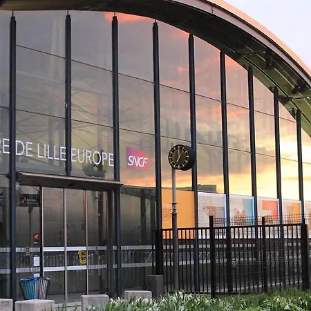 דירה Grand Place - And Equipped Studio! *