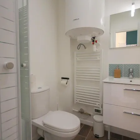 Grand Place - And Equipped Studio! * ליל