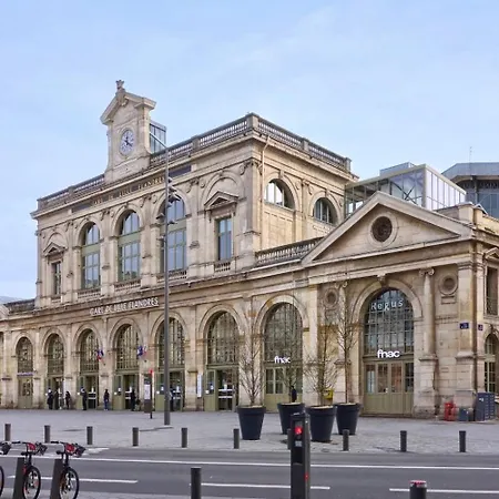 アパート Grand Place - And Equipped Studio!