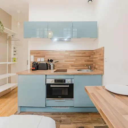 Grand Place - And Equipped Studio! Apartment *