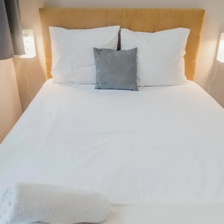 アパート Grand Place - And Equipped Studio!
